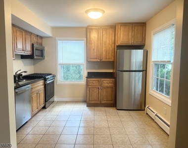111 Washington St Unit 1 - Photo Thumbnail 2