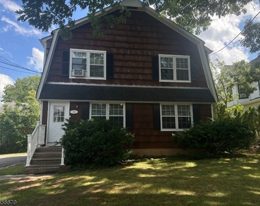 111 Washington St Unit 1 - Photo Thumbnail 1
