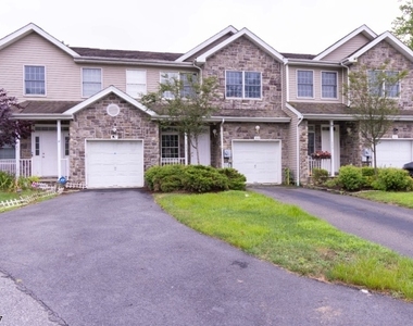 347 Raymound Blvd - Photo Thumbnail 1