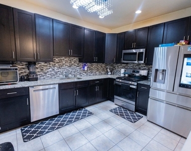 347 Raymound Blvd - Photo Thumbnail 9