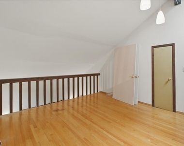 17 Village Way - Photo Thumbnail 7
