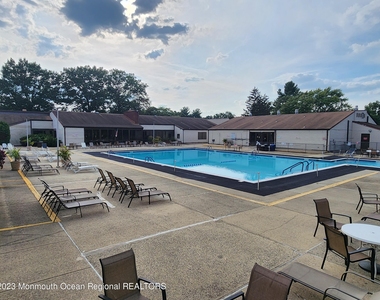 34 Meadow Green Circle - Photo Thumbnail 16