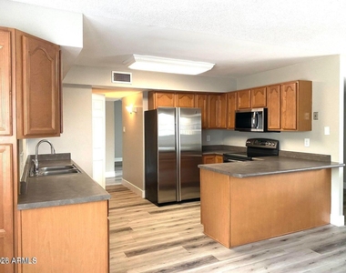 4417 S Newberry Road - Photo Thumbnail 9