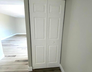 4417 S Newberry Road - Photo Thumbnail 6