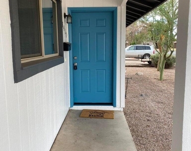 4417 S Newberry Road - Photo Thumbnail 4
