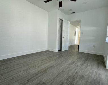 1833 Madison Street - Photo Thumbnail 5