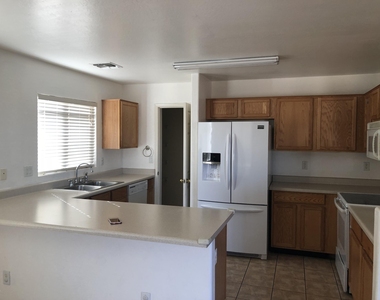 12449 W Via Camille Drive - Photo Thumbnail 4