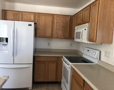 12449 W Via Camille Drive - Photo Thumbnail 5