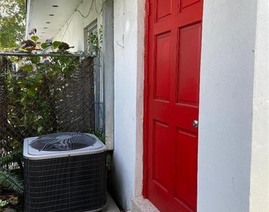 1935 Adams Street - Photo Thumbnail 24