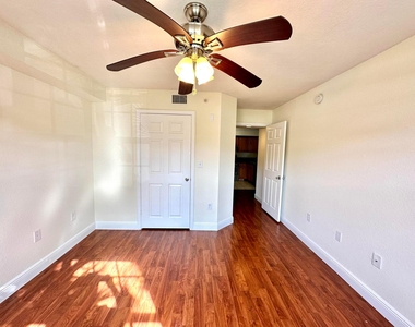 15135 Michelangelo Boulevard - Photo Thumbnail 23