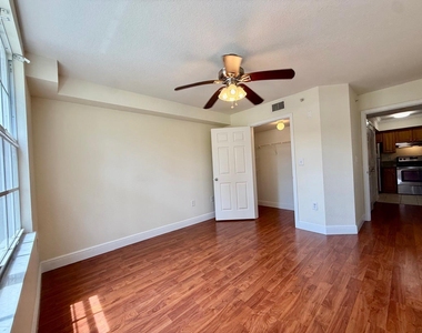 15135 Michelangelo Boulevard - Photo Thumbnail 7