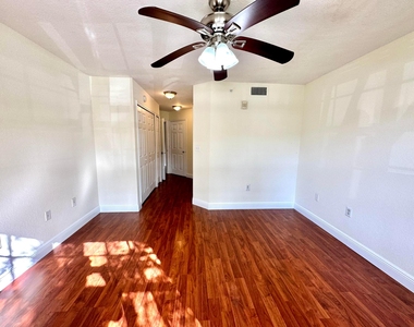 15135 Michelangelo Boulevard - Photo Thumbnail 11
