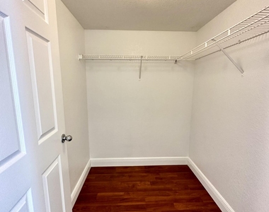 15135 Michelangelo Boulevard - Photo Thumbnail 14