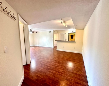 15135 Michelangelo Boulevard - Photo Thumbnail 15