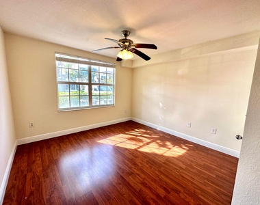 15135 Michelangelo Boulevard - Photo Thumbnail 21