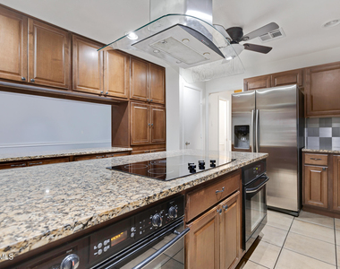 1627 E Fremont Drive - Photo Thumbnail 16