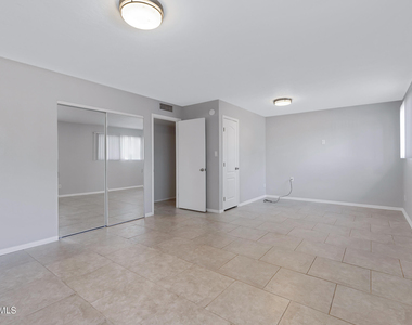 1627 E Fremont Drive - Photo Thumbnail 30