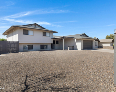 1627 E Fremont Drive - Photo Thumbnail 5