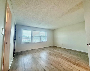 329 Gulfstream Road - Photo Thumbnail 15