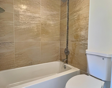 889 Twin Lakes Drive - Photo Thumbnail 17