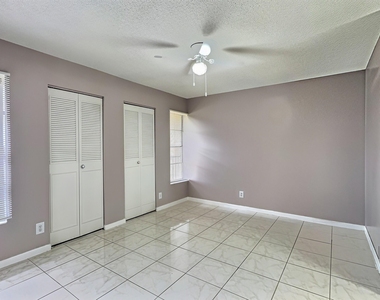 889 Twin Lakes Drive - Photo Thumbnail 15