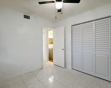 889 Twin Lakes Drive - Photo Thumbnail 21