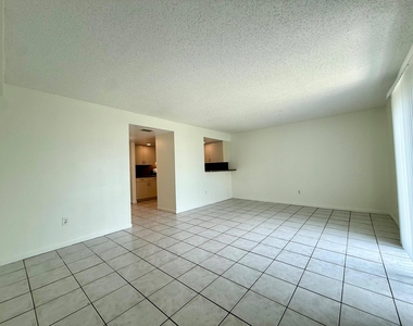 337 Gulfstream Road - Photo Thumbnail 11