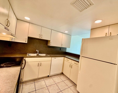 337 Gulfstream Road - Photo Thumbnail 4