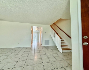 337 Gulfstream Road - Photo Thumbnail 7