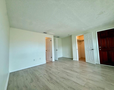 337 Gulfstream Road - Photo Thumbnail 13