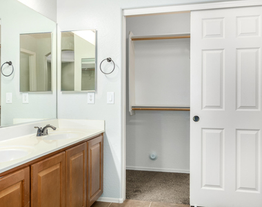 1347 E Rolls Road - Photo Thumbnail 11