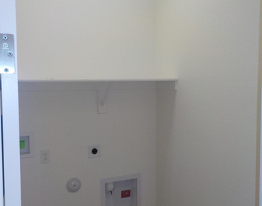 918 E Locust Lane - Photo Thumbnail 11