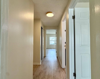 343 Gulfstream Road - Photo Thumbnail 13