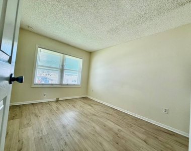 343 Gulfstream Road - Photo Thumbnail 17