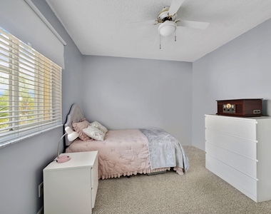 1457 Banyan Way - Photo Thumbnail 22