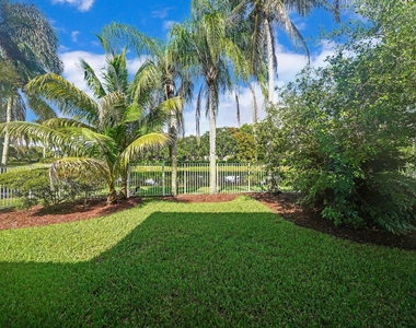 1457 Banyan Way - Photo Thumbnail 15