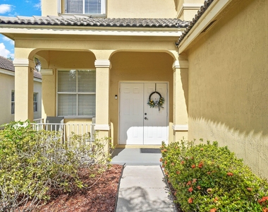 1457 Banyan Way - Photo Thumbnail 18