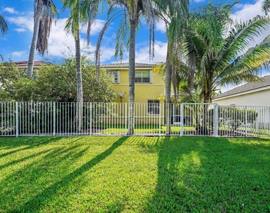 1457 Banyan Way - Photo Thumbnail 35