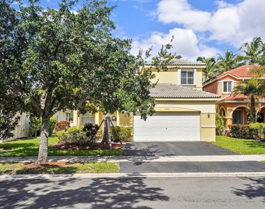 1457 Banyan Way - Photo Thumbnail 28