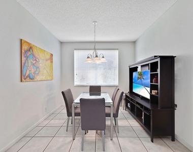 1457 Banyan Way - Photo Thumbnail 26