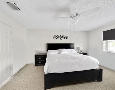 1457 Banyan Way - Photo Thumbnail 13