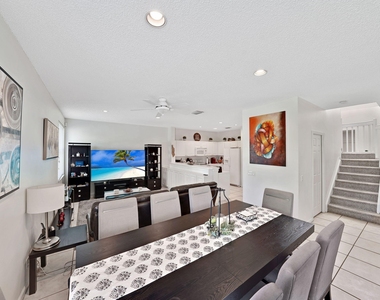 1457 Banyan Way - Photo Thumbnail 19