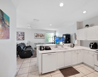 1457 Banyan Way - Photo Thumbnail 9