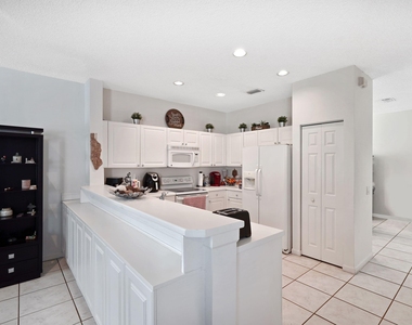 1457 Banyan Way - Photo Thumbnail 20
