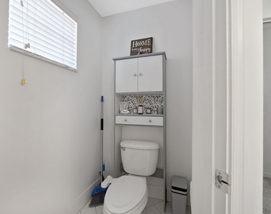 1457 Banyan Way - Photo Thumbnail 39