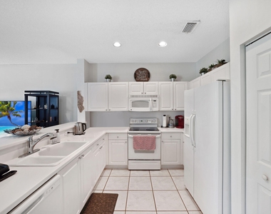 1457 Banyan Way - Photo Thumbnail 37