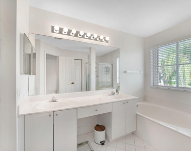 1457 Banyan Way - Photo Thumbnail 27