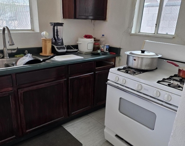 639 N Phoenix Street - Photo Thumbnail 11