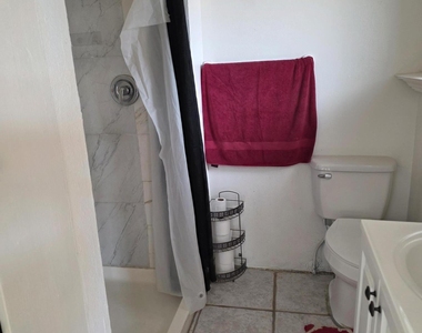 639 N Phoenix Street - Photo Thumbnail 9