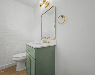 2223 S Mcclintock Drive - Photo Thumbnail 7